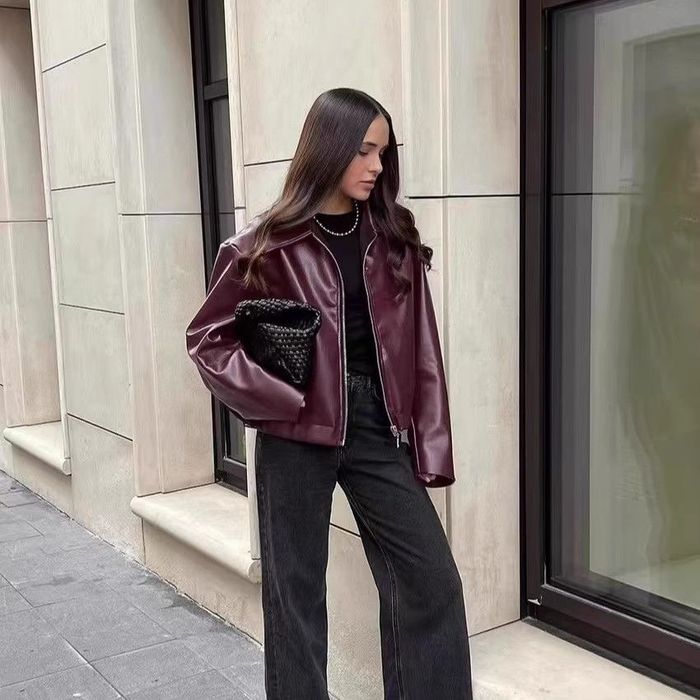 Шкіряна куртка жіноча