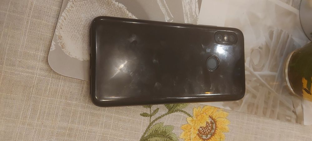 Продам смартфон Xiaomi mi a2 lite(4/64)