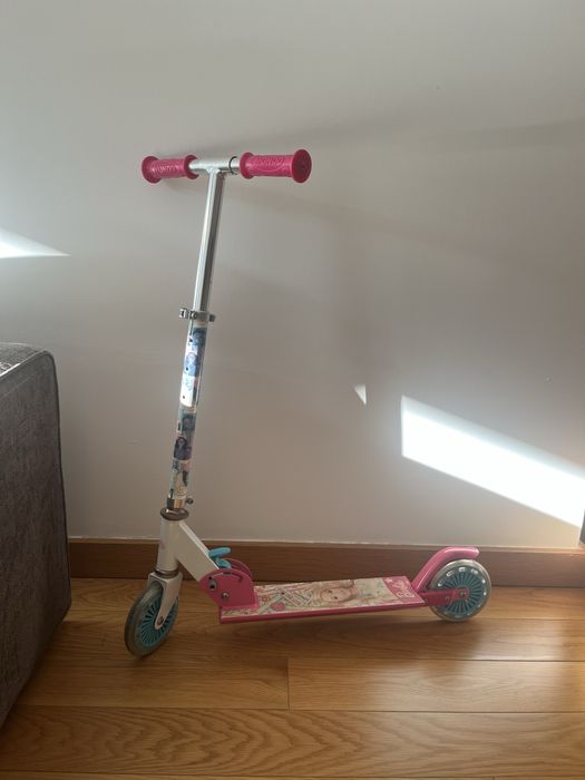 Trotinete Barbie Infantil – Rosa