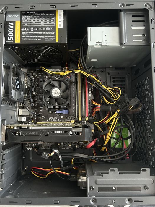 Komputer stacjonarny