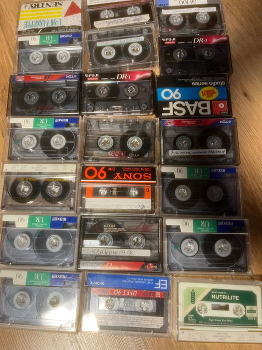 Kasety VHS i magnetofonowe