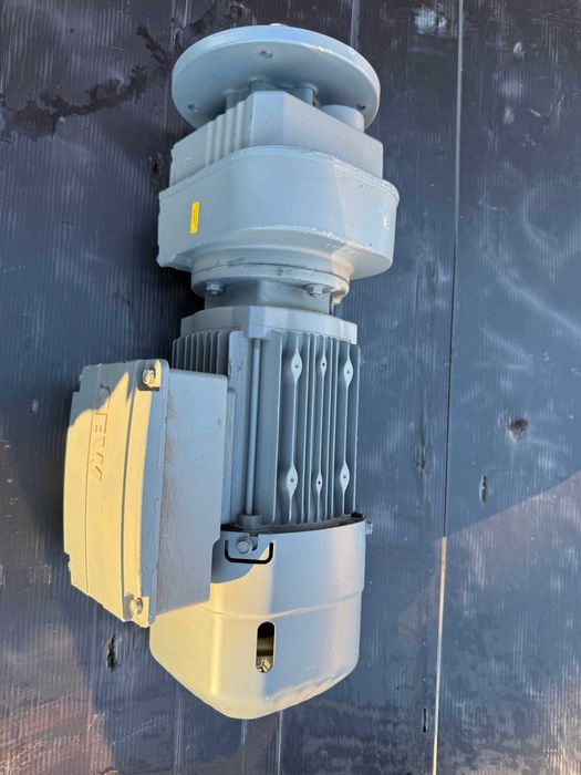 Motoreduktor, reduktor, przekładnia z silnikiem sew 0,55 kw 169obrotów