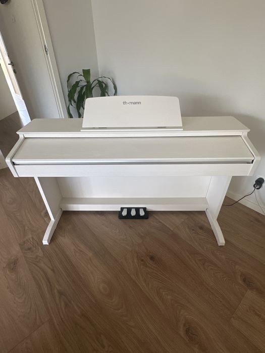 Piano digital THOMANN
