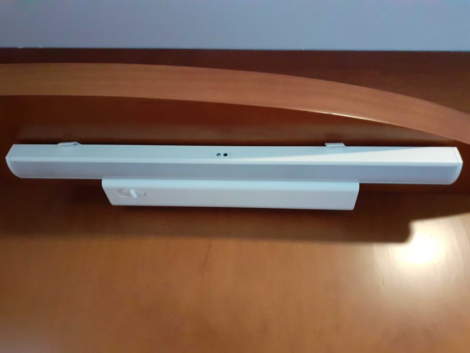 Móvel de Entrada em Madeira com Cabides, Luz, Gavetas, Espelho, etc.