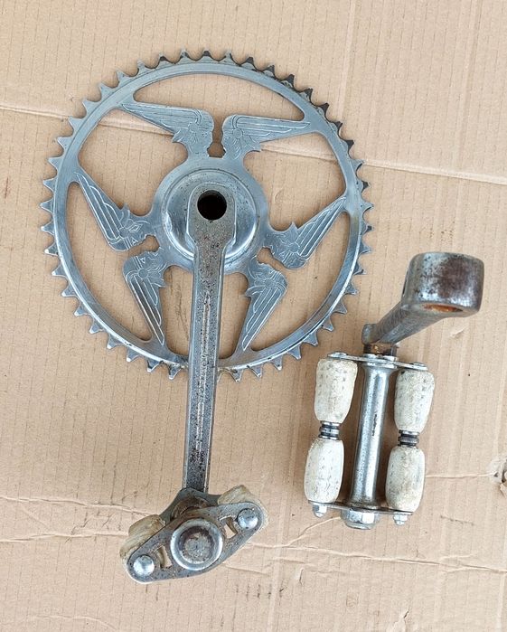 Pedaleira motobecane com pedais lyotard