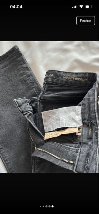 Dois pares de calças da Massimo Dutti, em bom estado.