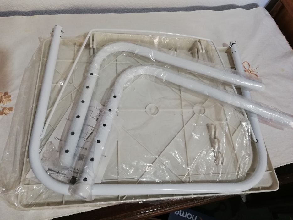 Mesa de apoio branca