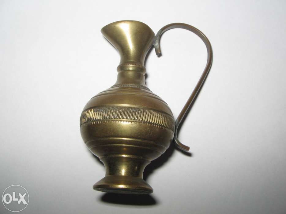 Jarrinha miniatura em latão