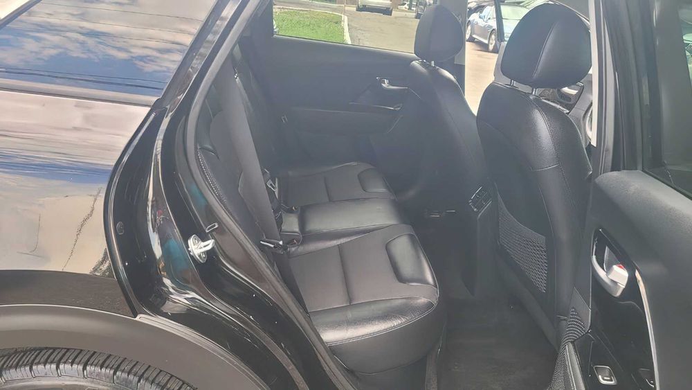 Kia Niro EX      2017