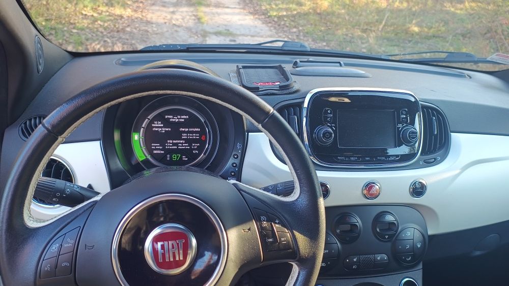 Автомобіль Fiat 500e