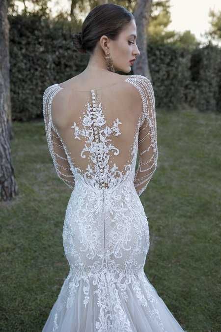 Biała suknia ślubna