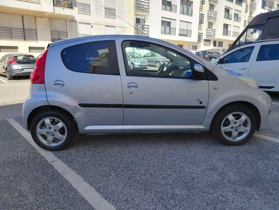 Peugeot 107 1.0 Black & Silver Edition - 53.000 km
