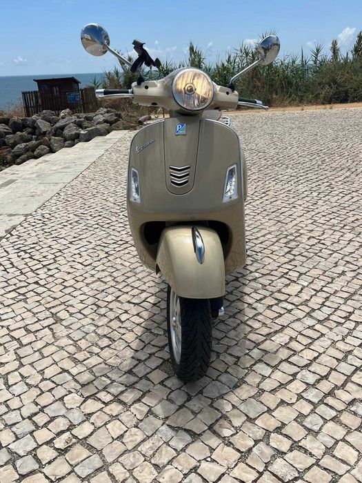 Vespa GTS 125 ABS 2018 Muito Bem Estimada