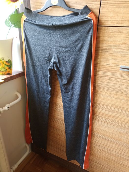 Damskie szare spodnie dresowe z lampasem Crane sports M 40/42