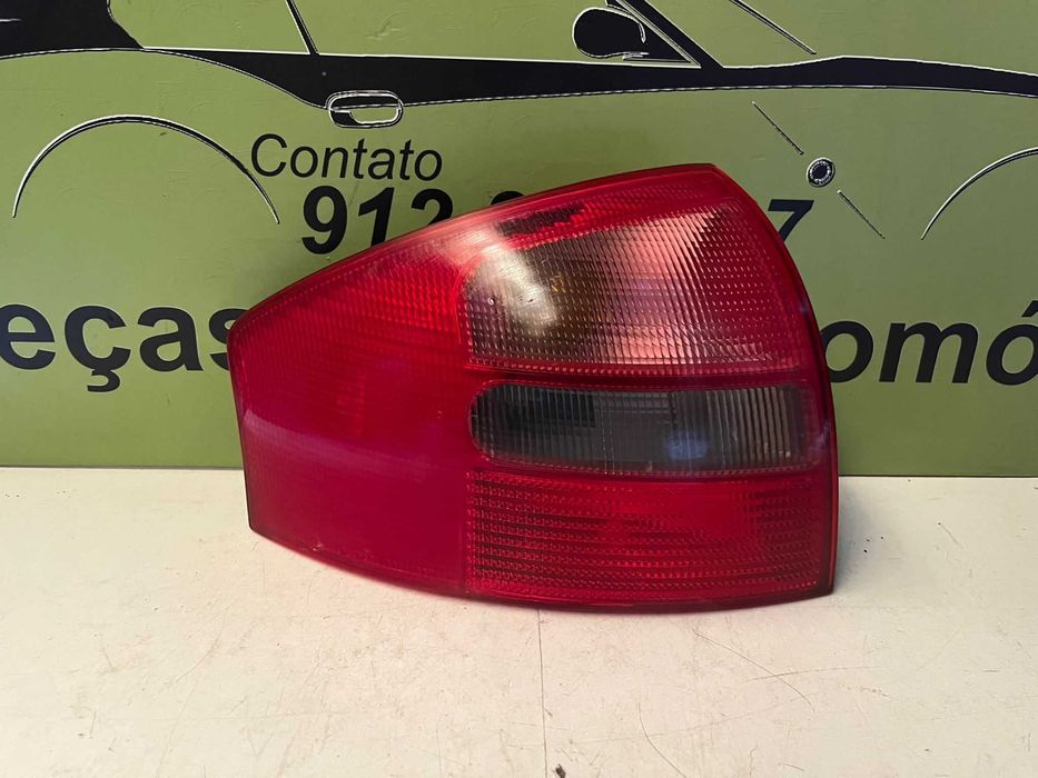 Audi A6 C5 - Farolim Esquerdo - FT550