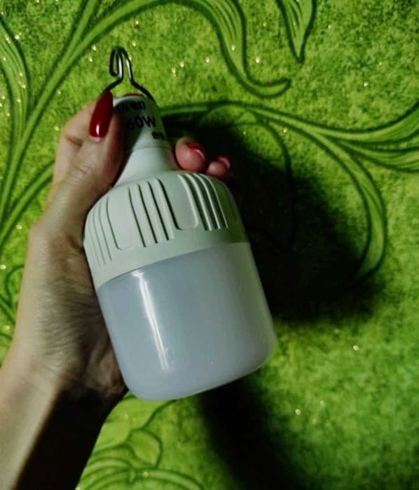 Аккумуляторная LED лампочка 80W Plus с аварийным освещением