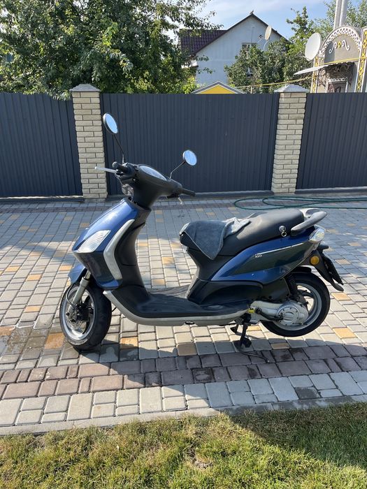 Піаджіо флай 100 кубів.