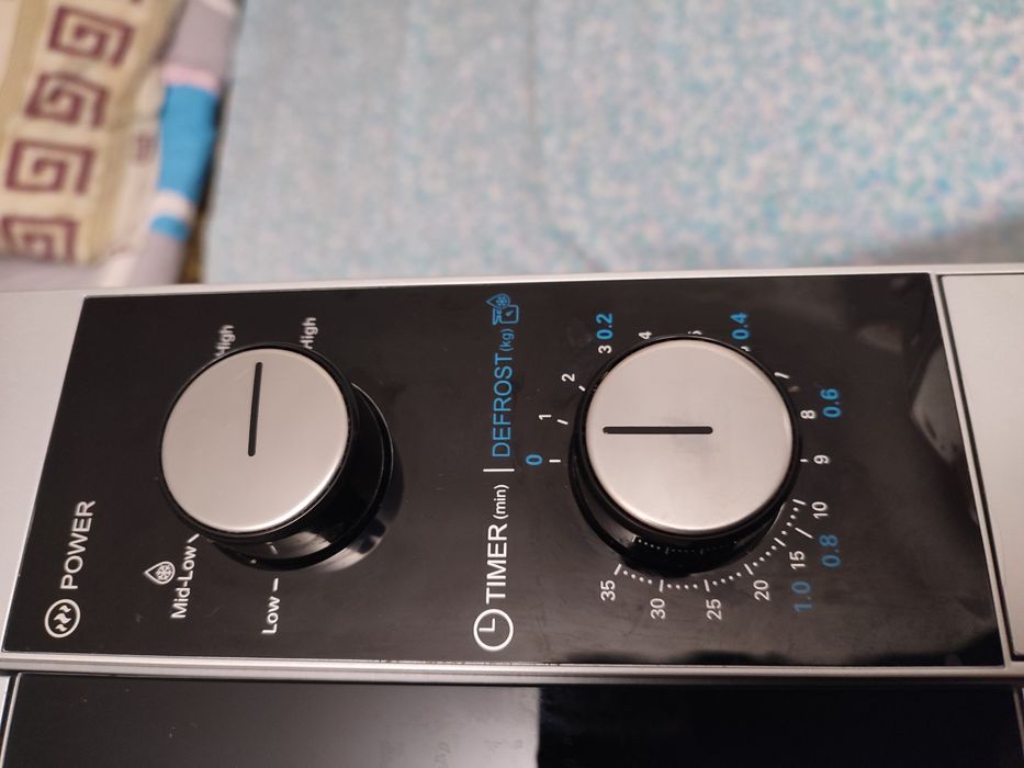 Мікрохвильова піч Sharp