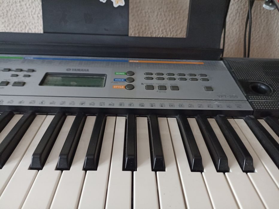 Keyboard Yamaha YPT-255