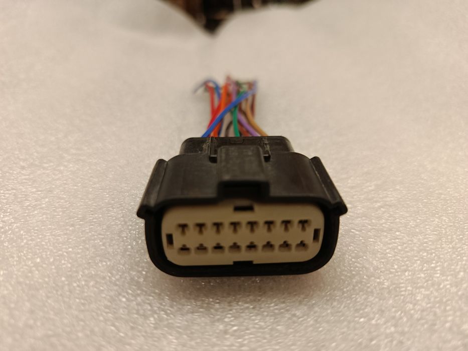 Фішка роз'єм переднього бампера Tesla Model 3