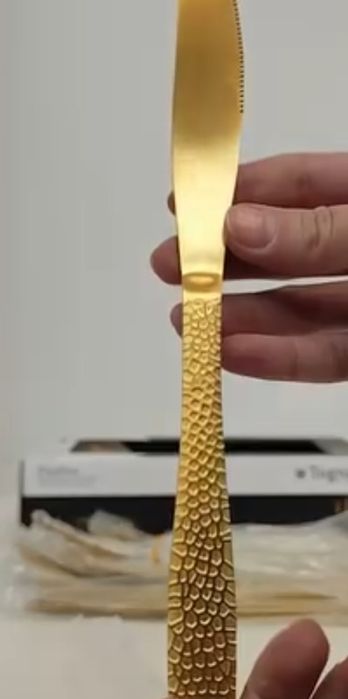 Красивый фирменный набор столовых предметов