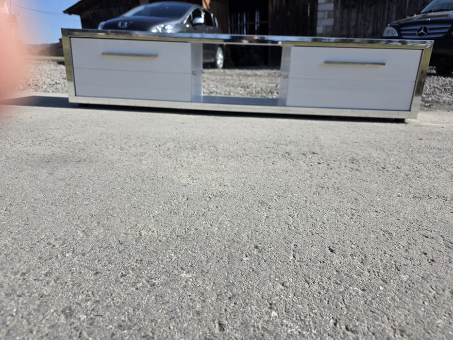 Szafka pod telewizor