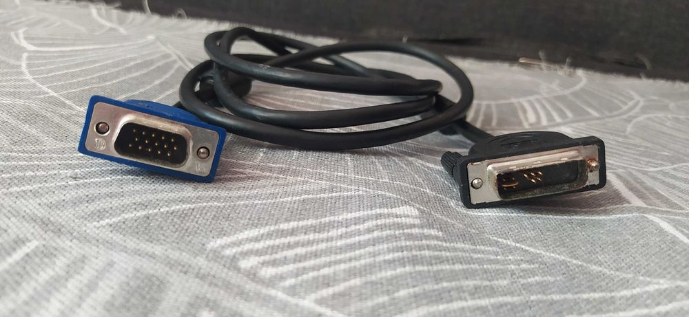 Шнур кабель для монитора иногда и телевизора от компьютера VGA DVI