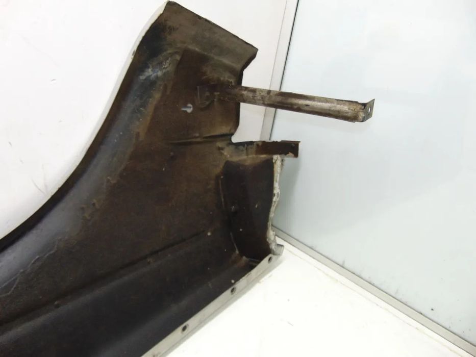 Volvo 244 guarda lamas " usado em bom estado