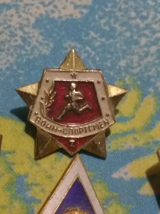 Значки   совдепия  периода