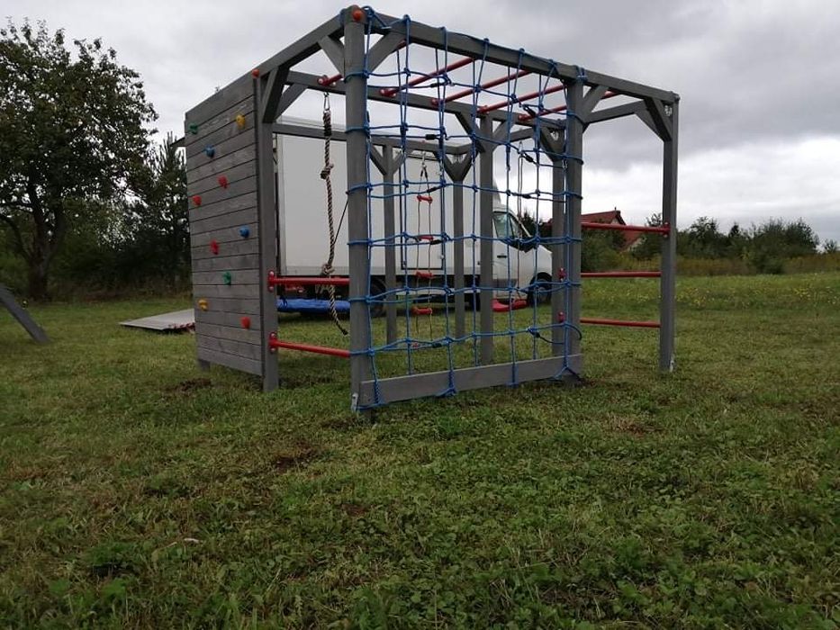 Malpi gaj scianka wspinaczkowa drazki hustawki bocianie gniazdo