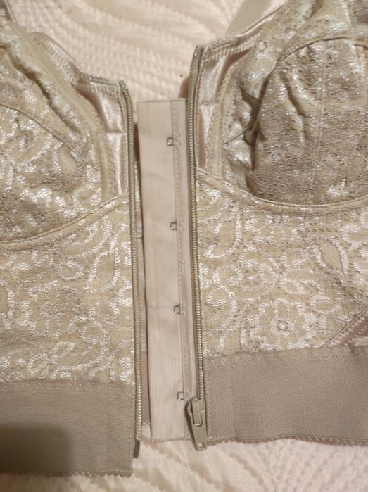 Жіночий топ бежевий