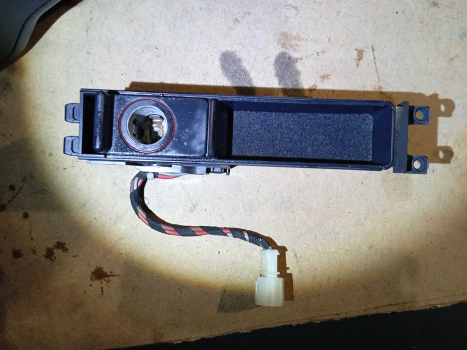 ПРИКУРИВАТЕЛЬ AUDI A4 B5 Рестайл 99-01 VAG 8D0863284C: 1 200 грн