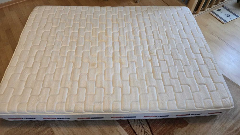 Materac 140 x 200 ze stelażem