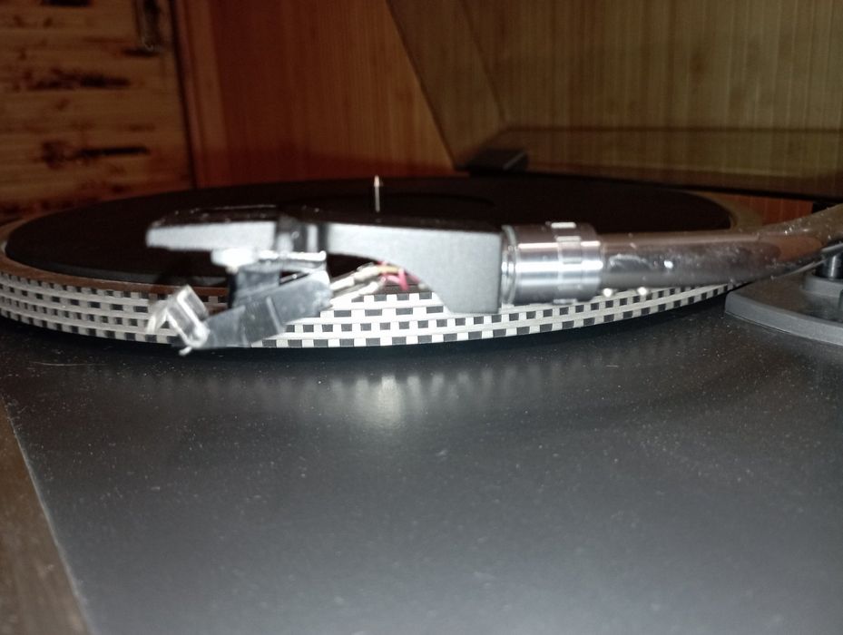 Вініловий програвач ITT HiFi 8012