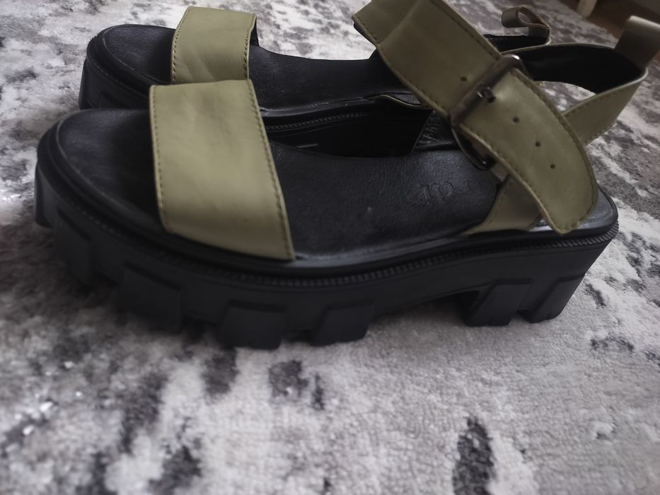 Босоніжки, сандалі, літнє взуття для дівчинки 37 розмір