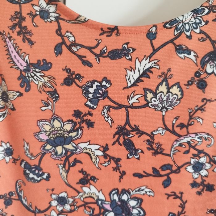 Sukienka dziewczęca kwiaty na ramiączkach. 152