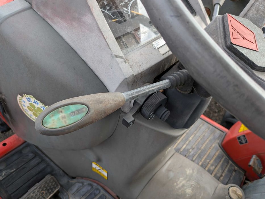 Kubota B6000D 13 KM 4x4 – kompaktowy japoński traktorek