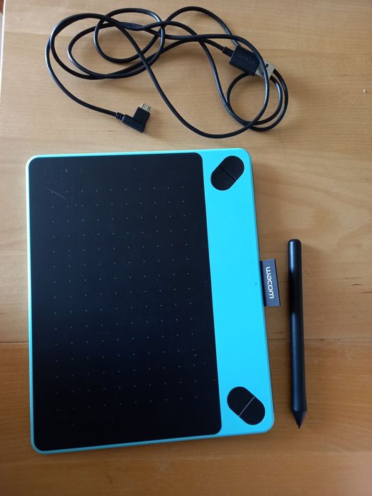 Wacom com caneta e cabo