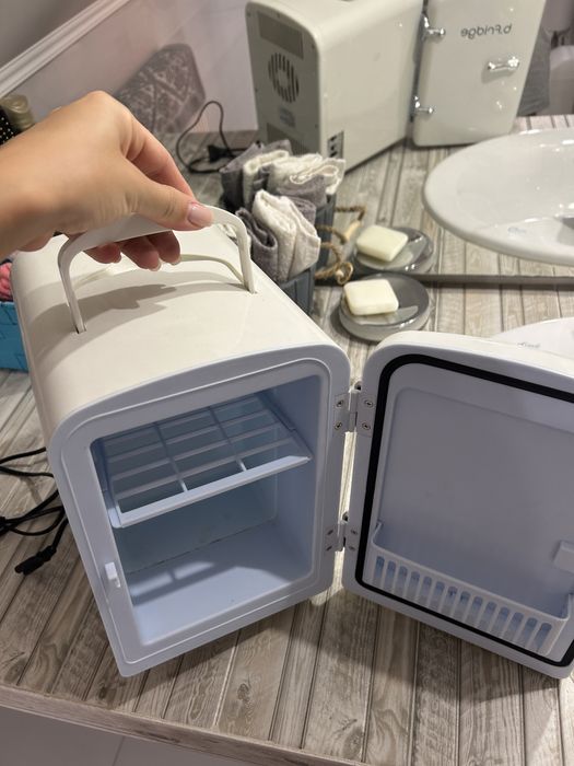 Міні-холодильник для косметики b.fridge 4 л, білий