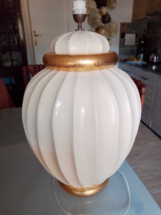 Imponente candeeiro de luxo em ótimo estado