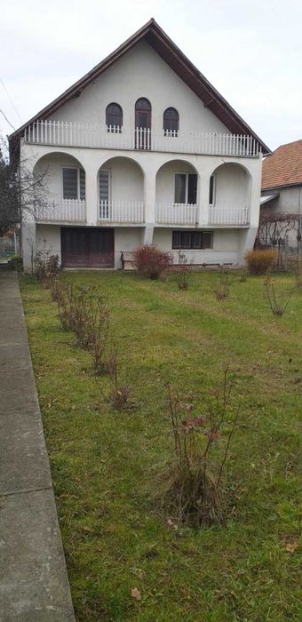 2 поверховий будинок 194 кв.м з ремонтом у с. Кідьош 6 км до Берегова!