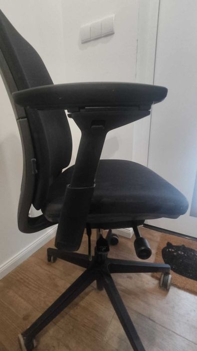 Krzesło biurowe ergonomiczne