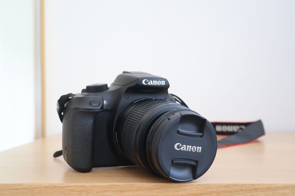 Canon EOS 1300D + EFS 18-55mm