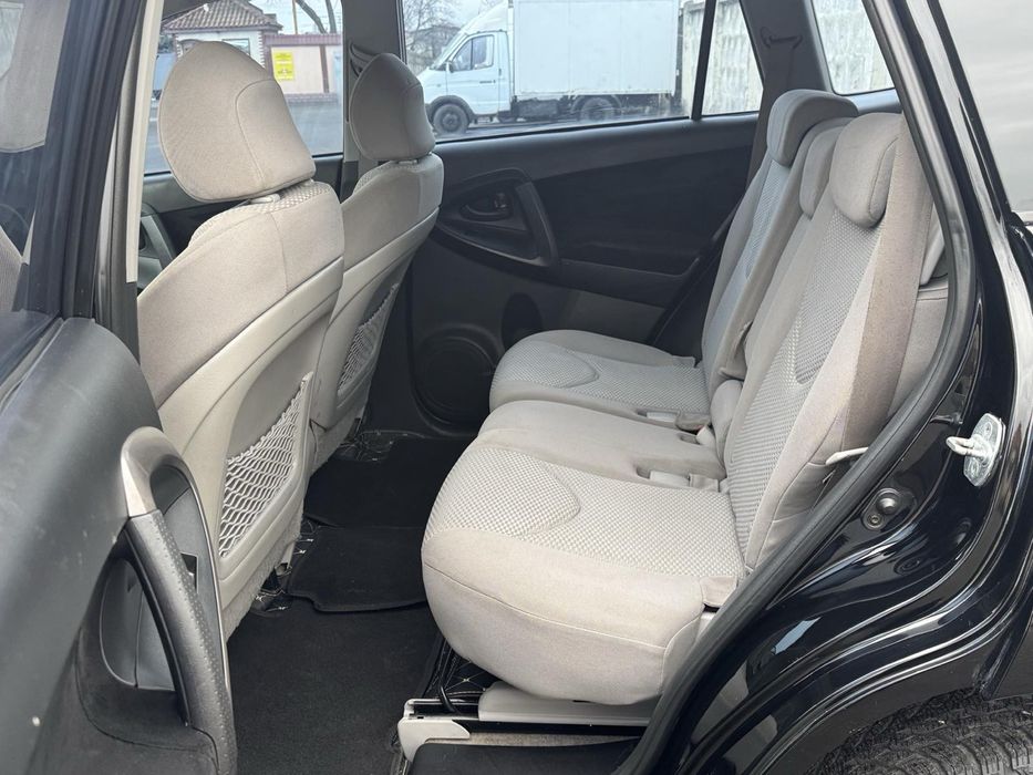 Продается TOYOTA RAV4