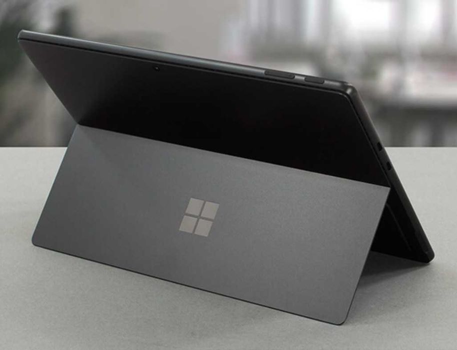 Czarny Surface Pro 9 16GB RAM i5-1235U