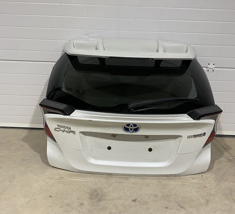 Toyota CH-R Mala/Farolins