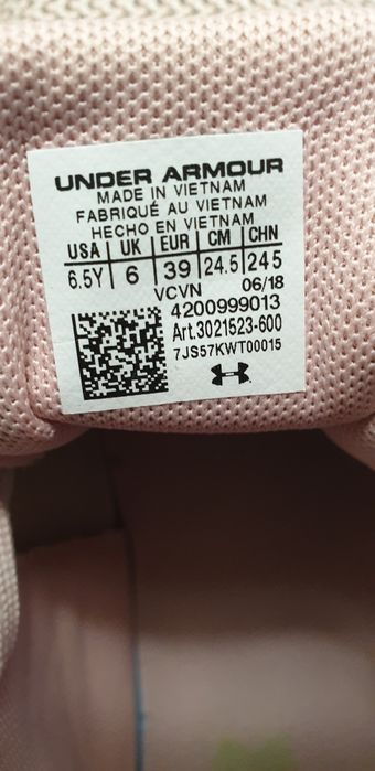 Продам кросівки р.39