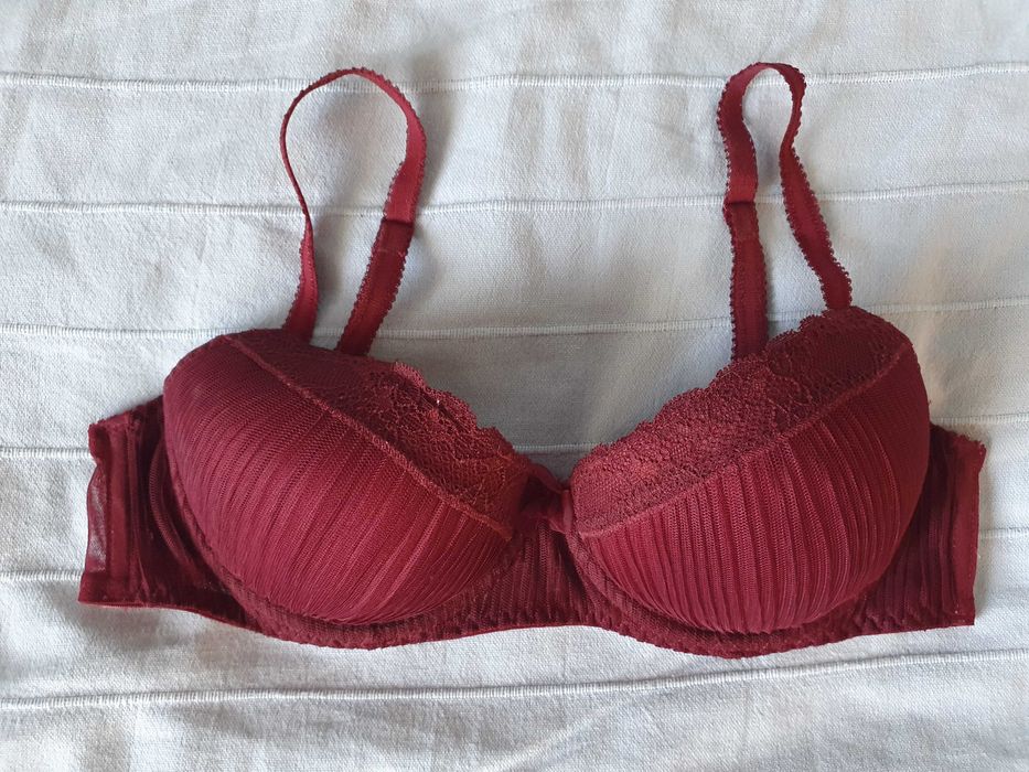 Czerwony biustonosz, Oysho, 75B