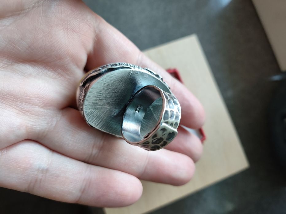 Srebrny pierścionek z bursztynem srebro pierścień artystyczny