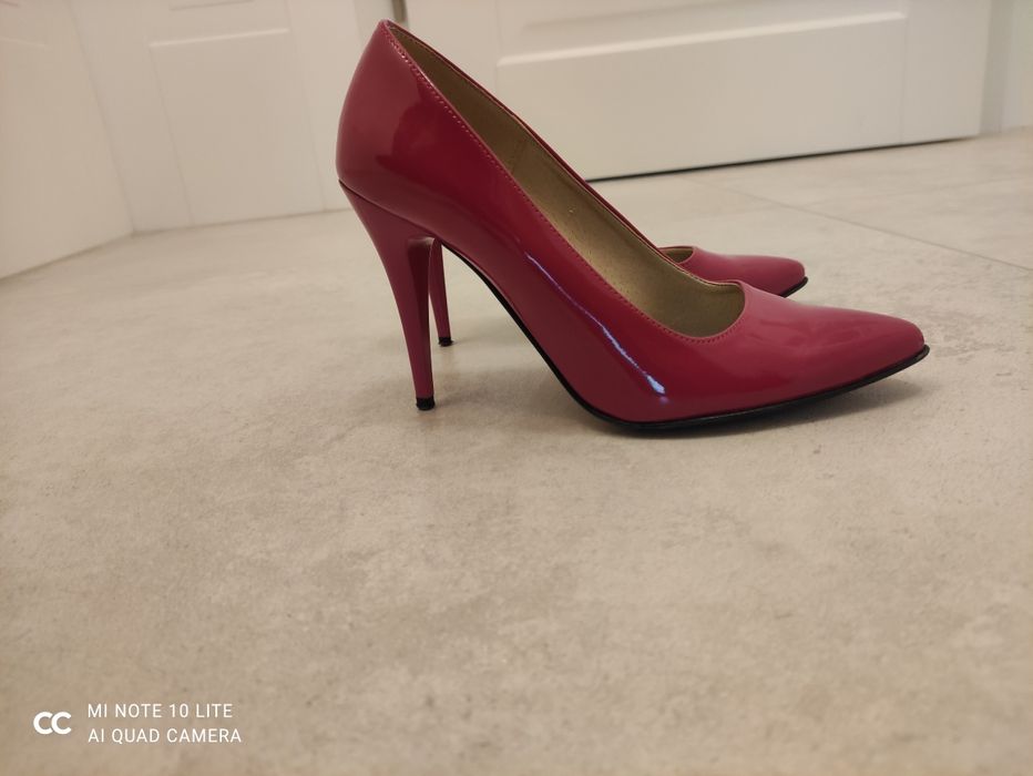 Szpilki fuksja skórzane polska firma Paula lakierowane